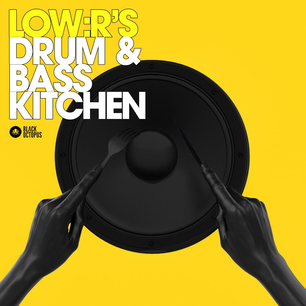 Low:r playing live in Prague